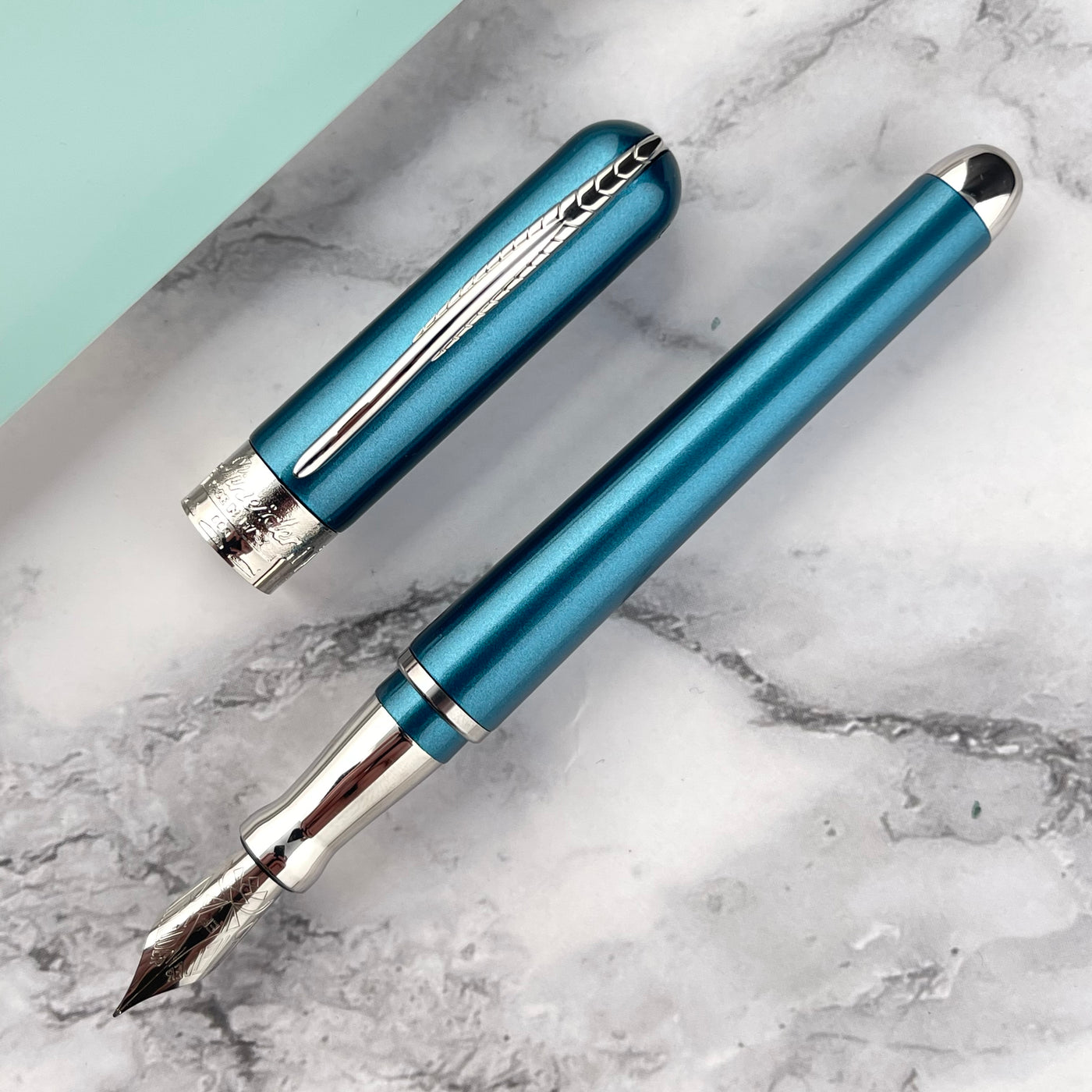 Pineider Avatar Shiny Fountain Pen - Peacock