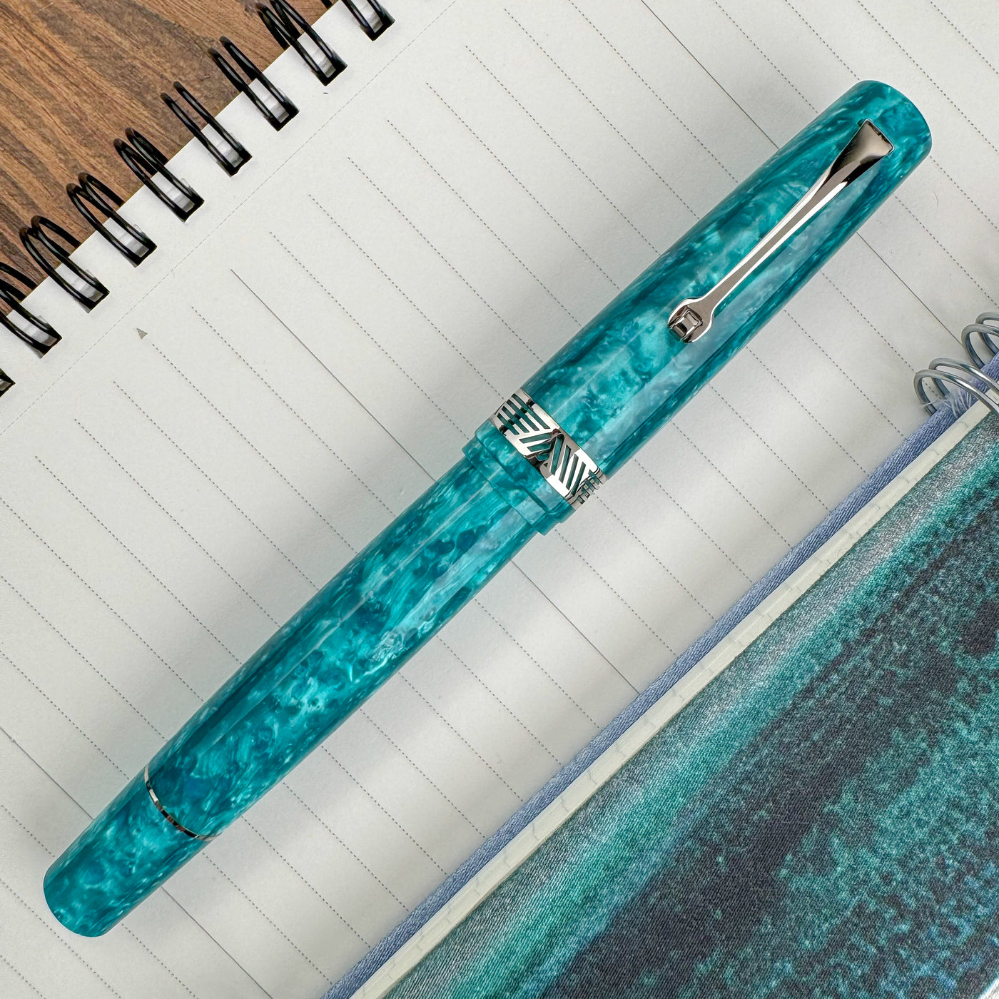 Leonardo Momento Magico Fountain Pen - Emerald w/ Silver Trim