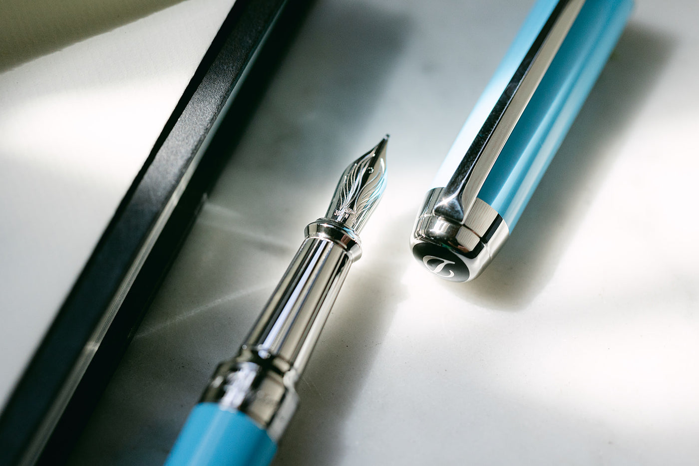 S.T. Dupont Line D Eternity XL Fountain Pen - Turquoise Lacquer