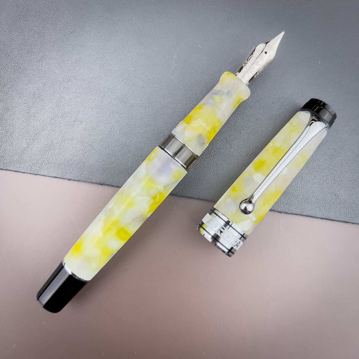 Aurora Optima Caleidoscopio Fountain Pen - Luce Bianca | Atlas Stationers.